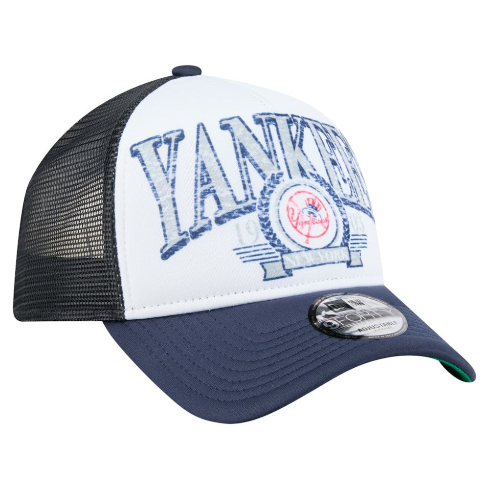 New York Yankees New Era Distressed 9FORTY A-Frame Adjustable Trucker Hat - MLB