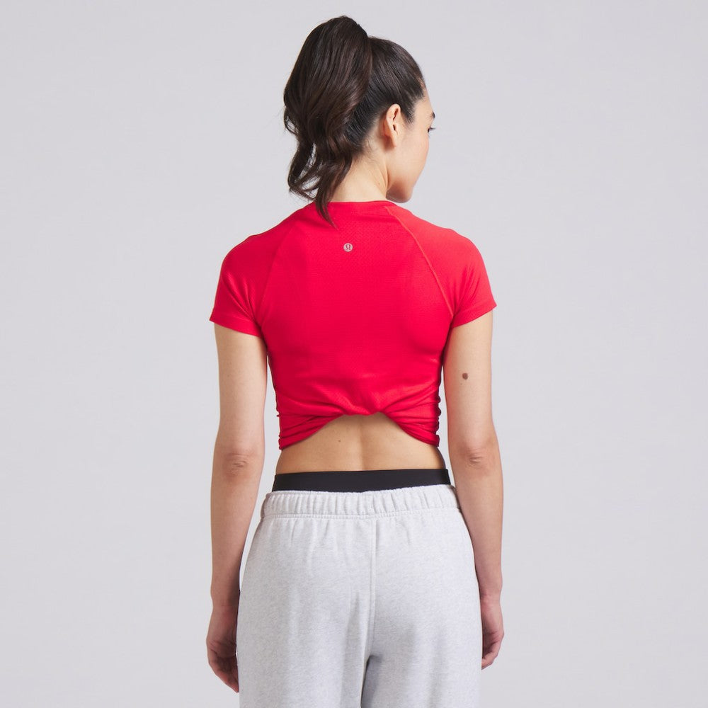 Chicago Blackhawks lululemon Women's Swiftly Tech Short-Sleeve Shirt 2.0 - True Red - NHL