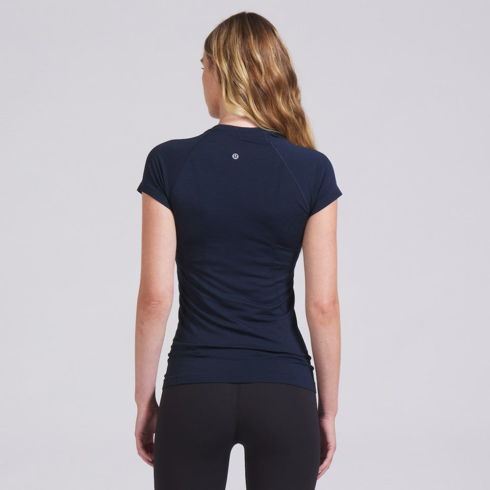 Montreal Canadiens lululemon Women's Swiftly Tech Short-Sleeve Shirt 2.0 - True Navy - NHL