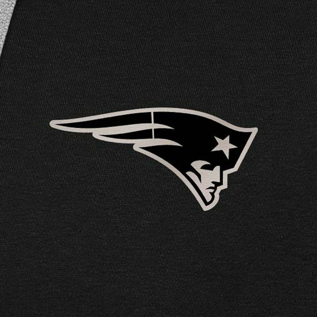 New England Patriots Antigua Brushed Carbon Victory Pullover Hoodie Black | NFL