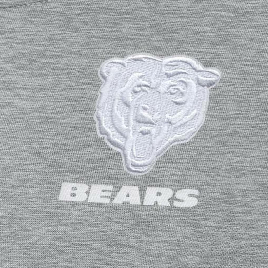 Chicago Bears Antigua Women's Victory Crew Pullover Sweatshirt Heather Gray | NFL