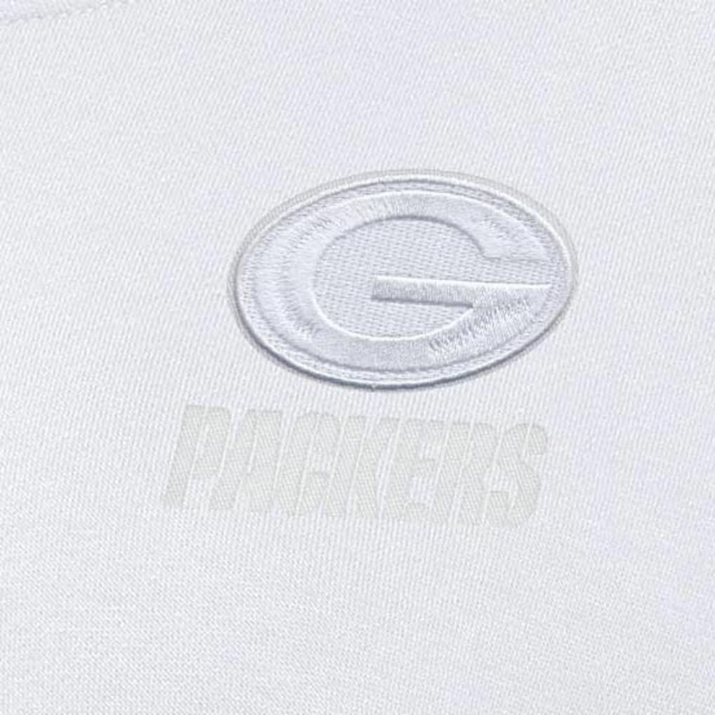Green Bay Packers Antigua Women's Victory Crew Pullover Sweatshirt White | NFL