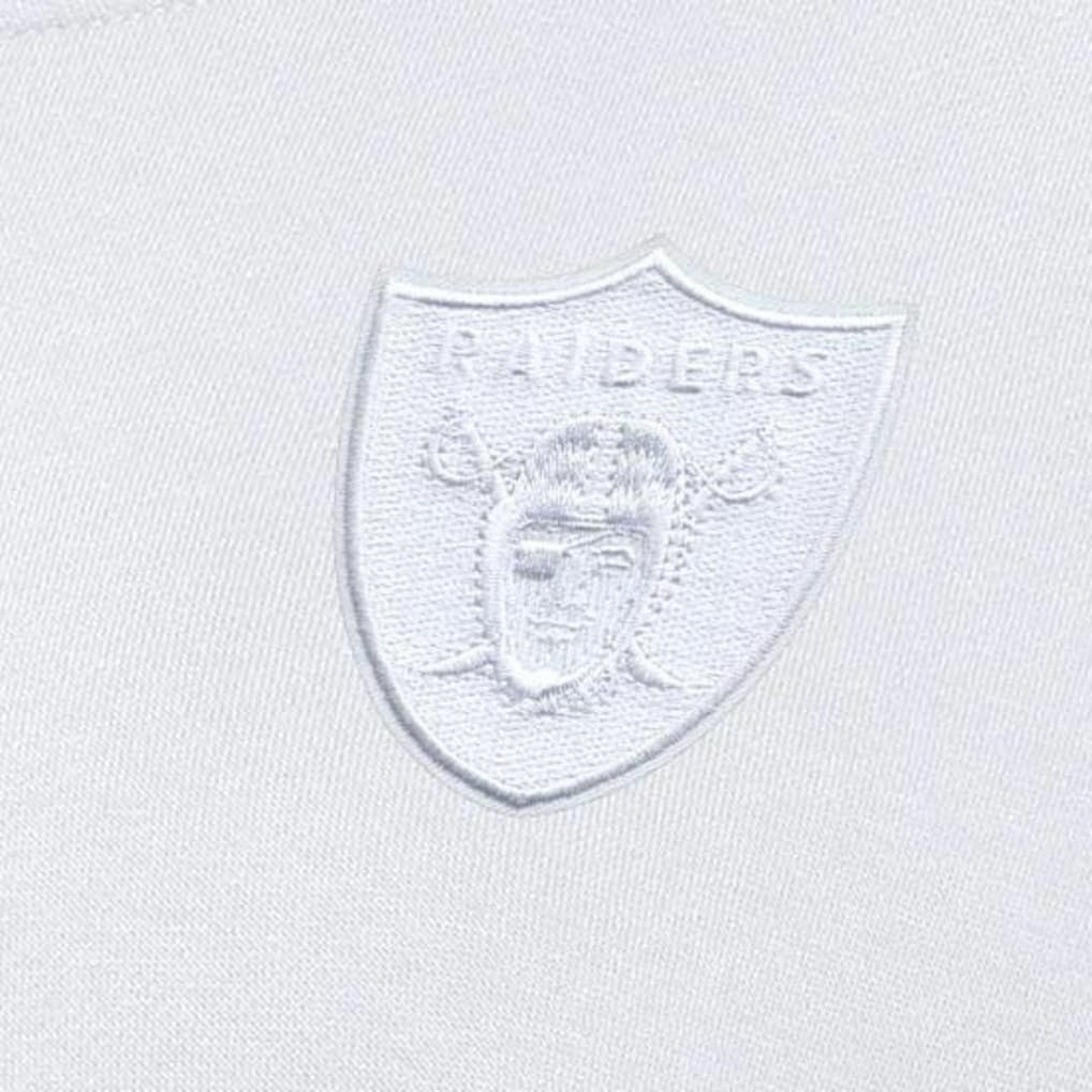 Las Vegas Raiders Antigua Women's Victory Crew Pullover Sweatshirt White | NFL