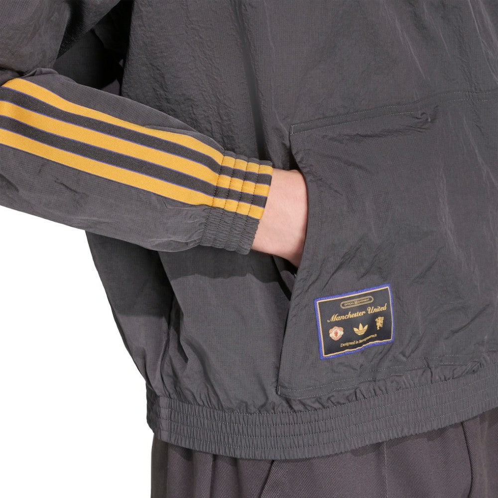 Manchester United Terrace Icons Half-Zip Jacket Gray | Adidas Online