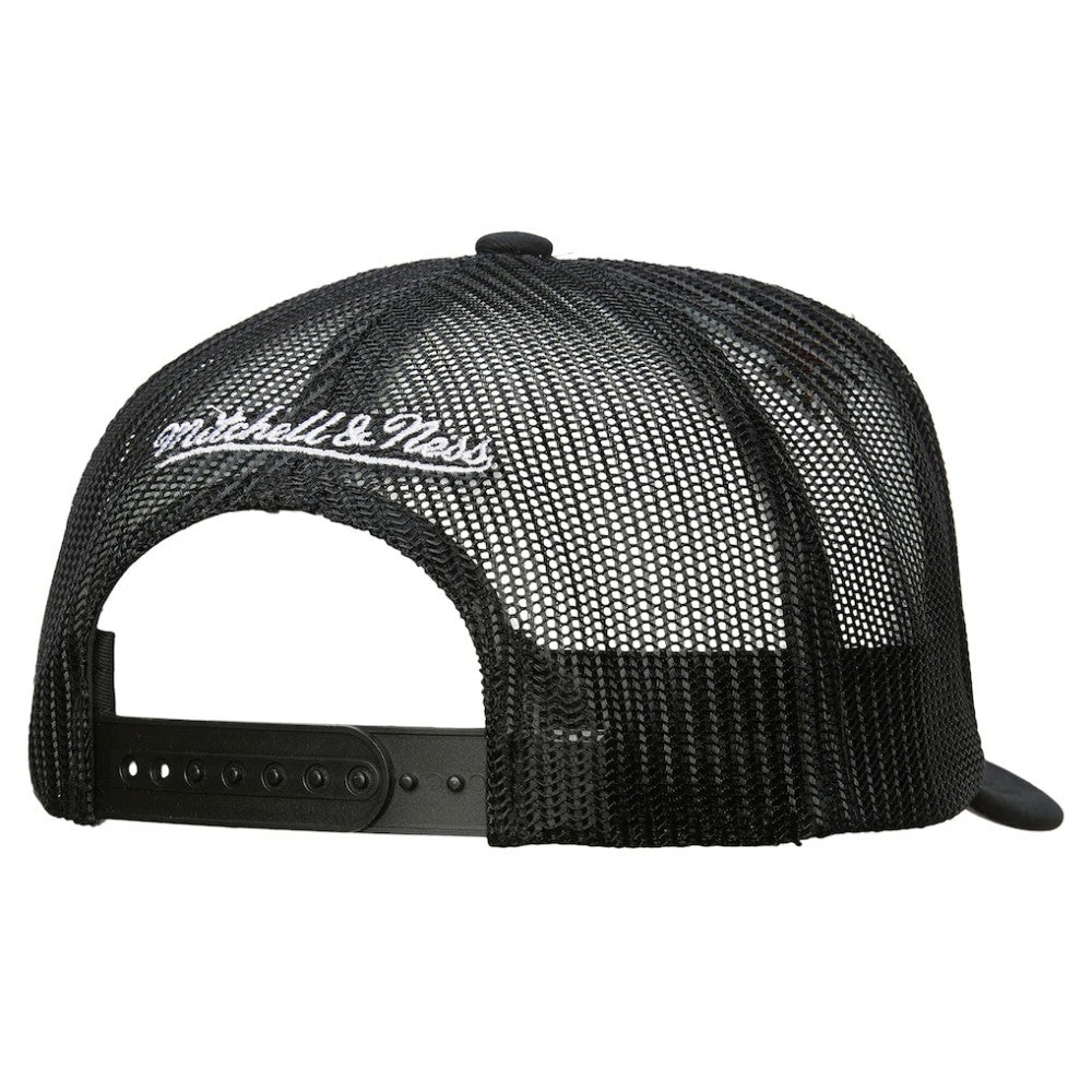 Los Angeles Kings Mitchell & Ness Gridlock Trucker Adjustable Hat - White/Black - NHL