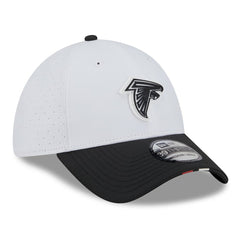 Atlanta Falcons New Era 2025 NFL Training Camp 39THIRTY Flex Hat White/Black | NFL