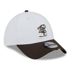 Cleveland Browns New Era 2025 NFL Training Camp Throwback Logo 39THIRTY Flex Hat White/Brown | NFL
