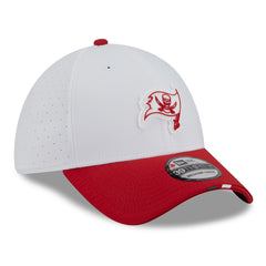Tampa Bay Buccaneers New Era 2025 NFL Training Camp 39THIRTY Flex Hat White/Red | NFL