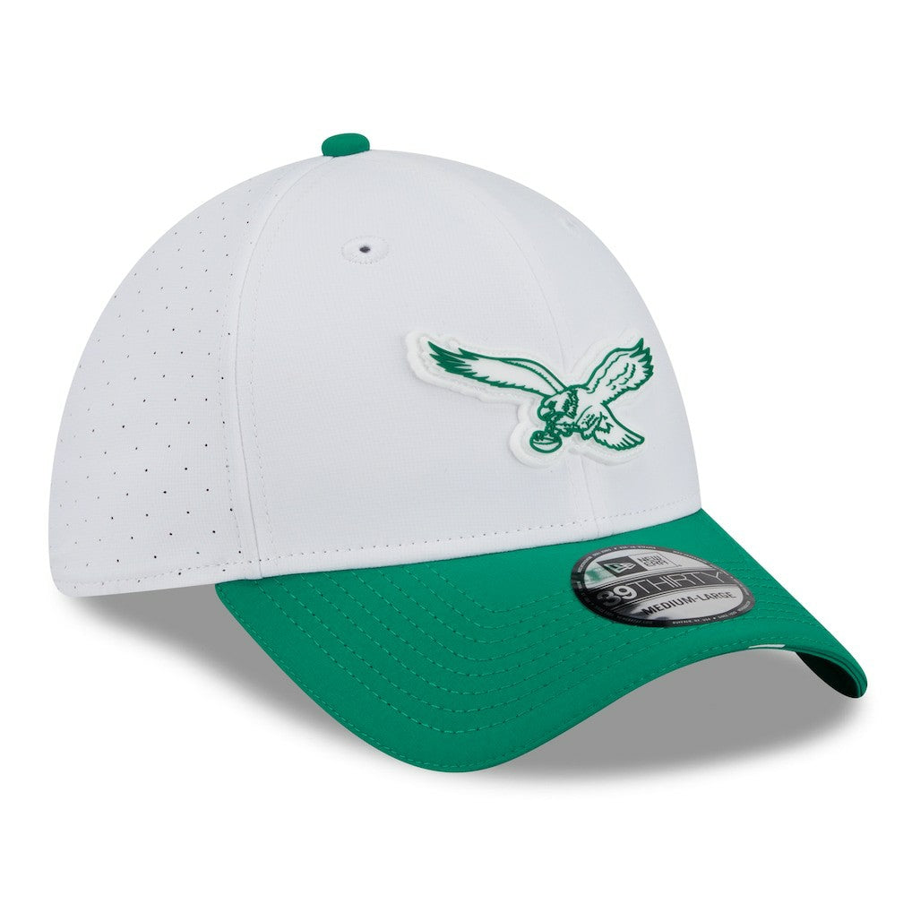 Philadelphia Eagles New Era 2025 NFL Training Camp Throwback Logo 39THIRTY Flex Hat White/Kelly Green | NFL