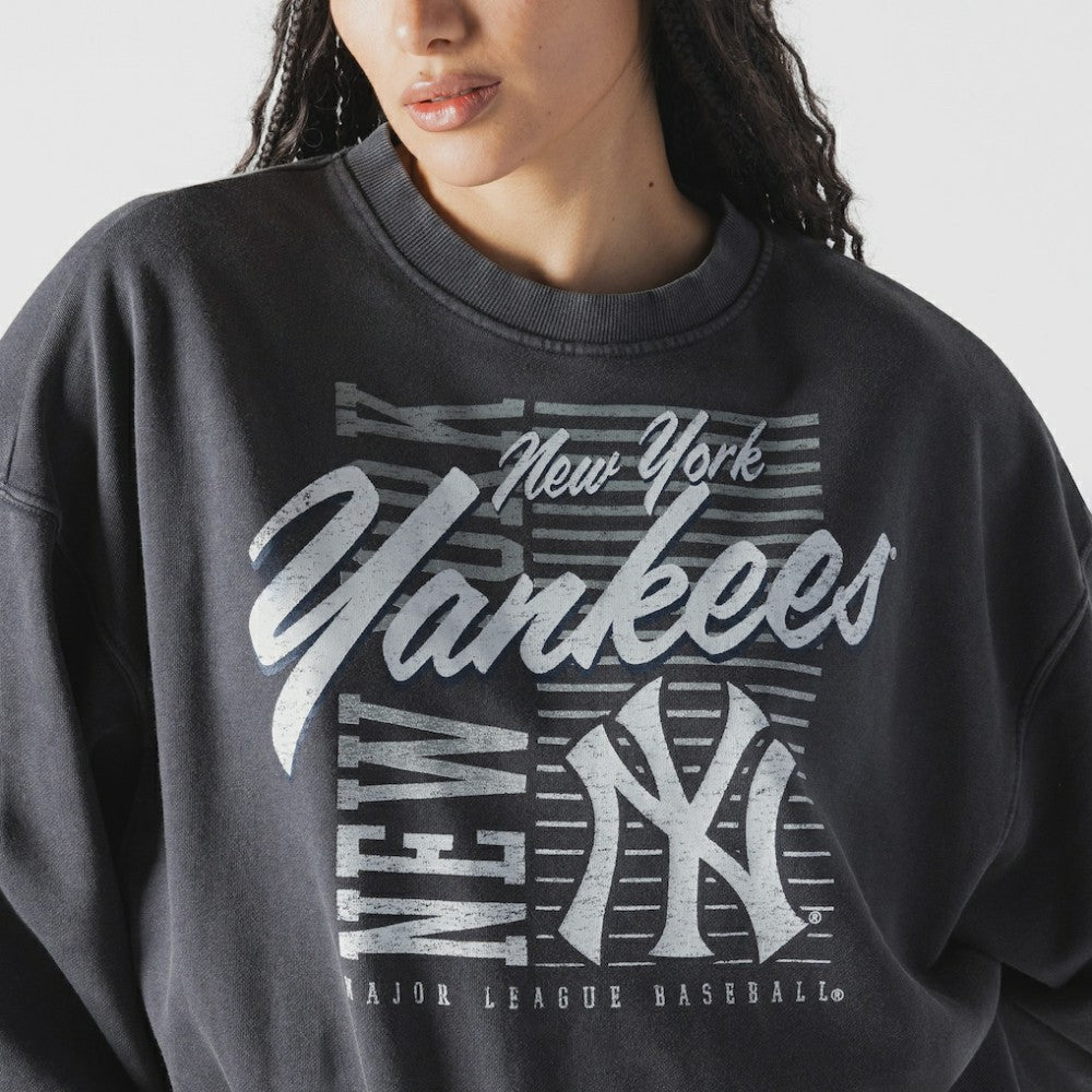 New York Yankees New Era Women's Boxy Mineral Wash Dolmen Sleeve Cropped Sweatshirt - MLB