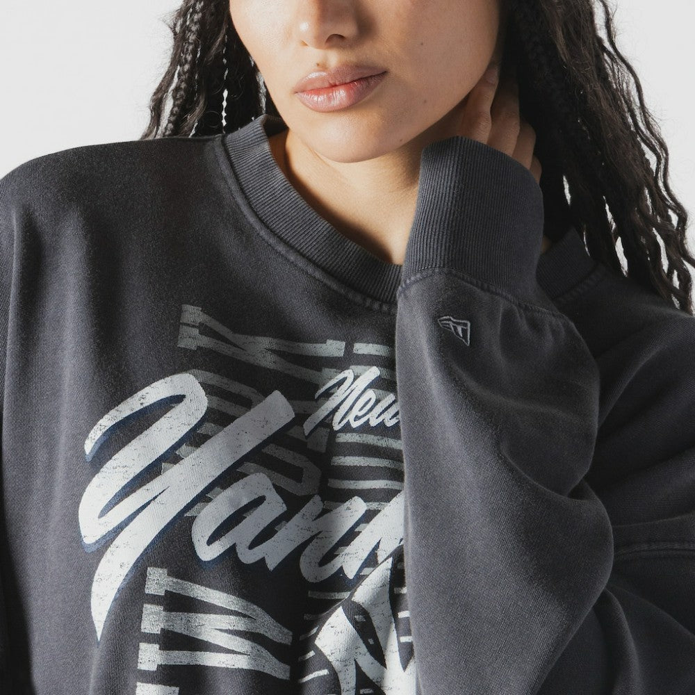 New York Yankees New Era Women's Boxy Mineral Wash Dolmen Sleeve Cropped Sweatshirt - MLB