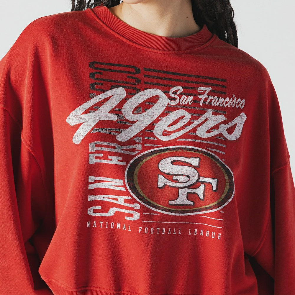 San Francisco 49ers New Era Women's Oversized Throwback Mineral Wash Crew Neck Sweatshirt Scarlet | NFL