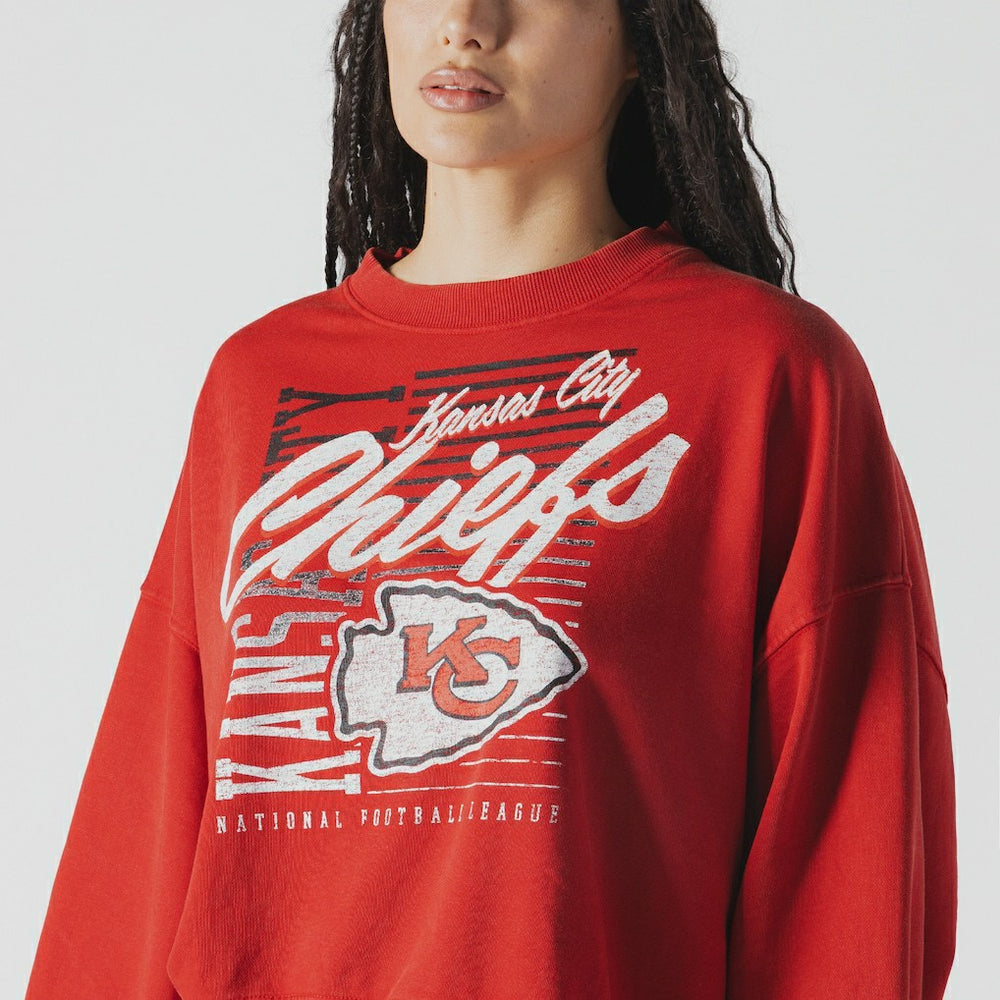 Kansas City Chiefs New Era Women's Oversized Throwback Mineral Wash Crew Neck Sweatshirt Red | NFL
