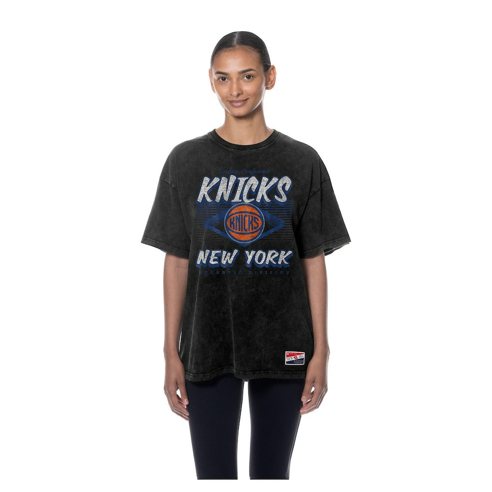 New York Knicks Women's Throwback Mineral Wash Oversized T-Shirt Black - NBA