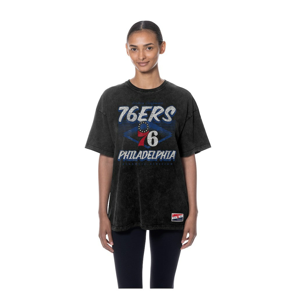 Philadelphia 76ers Women's Throwback Mineral Wash Oversized T-Shirt Black - NBA