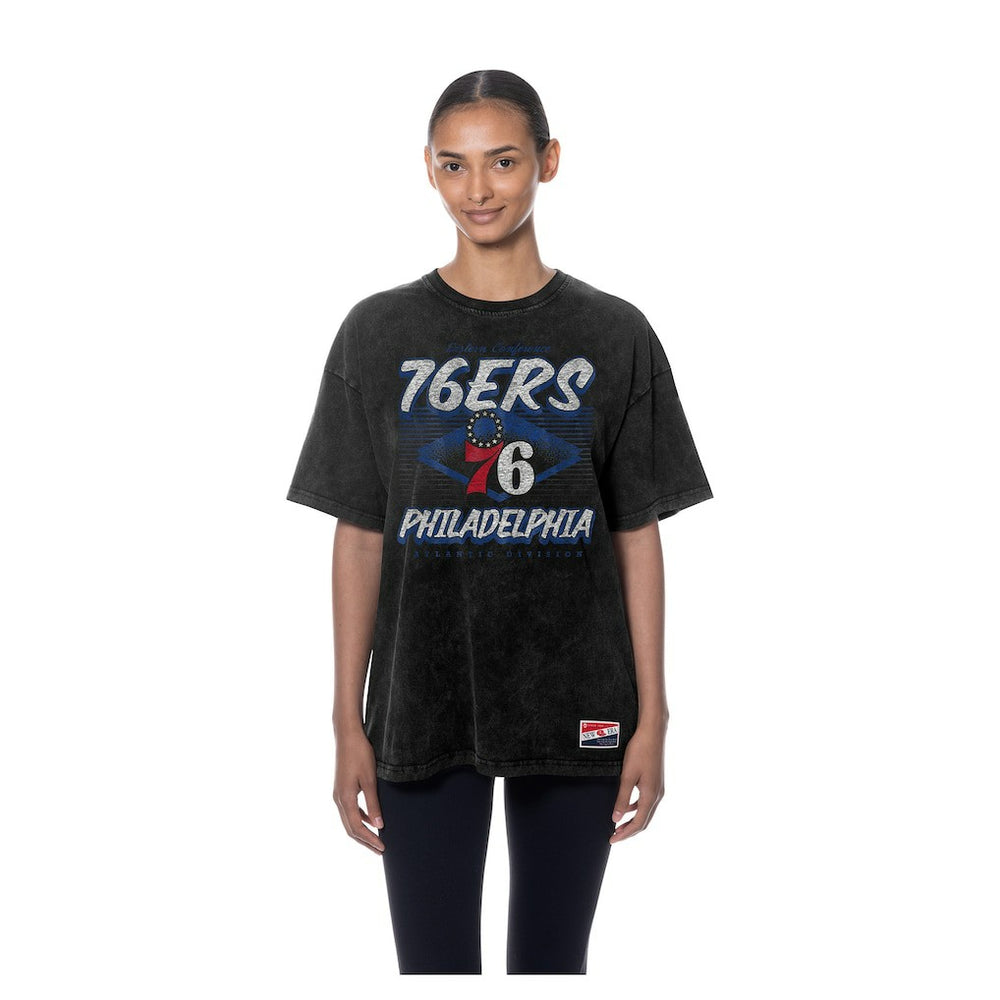 Philadelphia 76ers Women's Throwback Mineral Wash Oversized T-Shirt Black - NBA