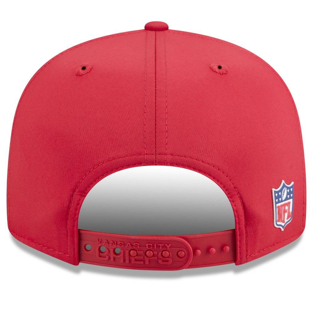Kansas City Chiefs New Era 2025 Sideline Split Panel 9FIFTY Snapback Hat Red | NFL