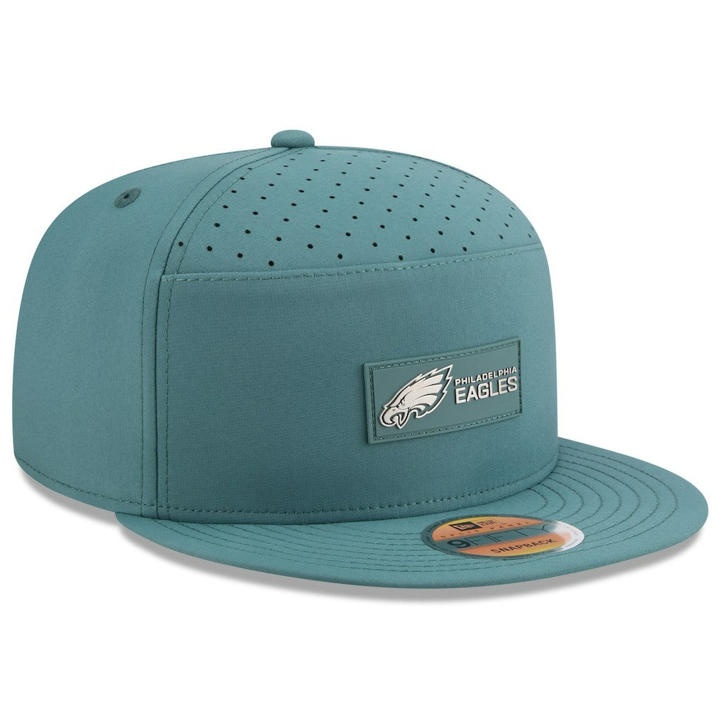 Philadelphia Eagles New Era 2025 Sideline Split Panel 9FIFTY Snapback Hat Midnight Green | NFL