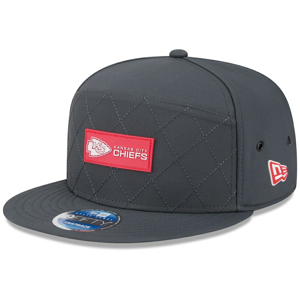Kansas City Chiefs New Era 2025 Sideline Cold Weather Split Panel 9FIFTY Snapback Hat Charcoal | NFL