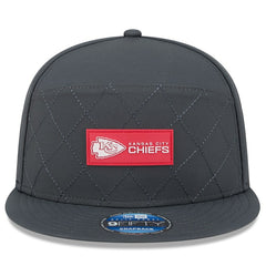 Kansas City Chiefs New Era 2025 Sideline Cold Weather Split Panel 9FIFTY Snapback Hat Charcoal | NFL