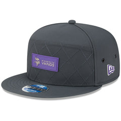 Minnesota Vikings New Era 2025 Sideline Cold Weather Split Panel 9FIFTY Snapback Hat Charcoal | NFL