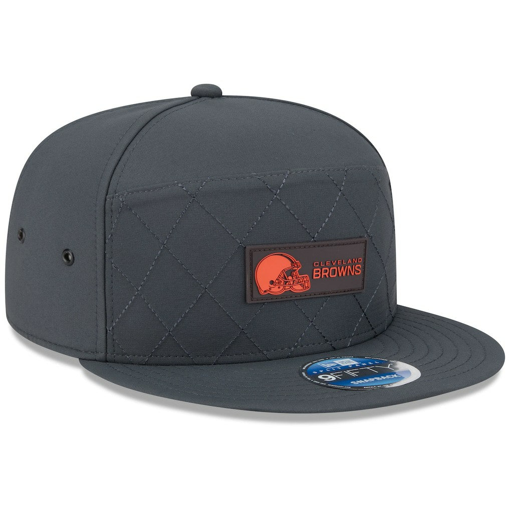 Cleveland Browns New Era 2025 Sideline Cold Weather Split Panel 9FIFTY Snapback Hat Charcoal | NFL