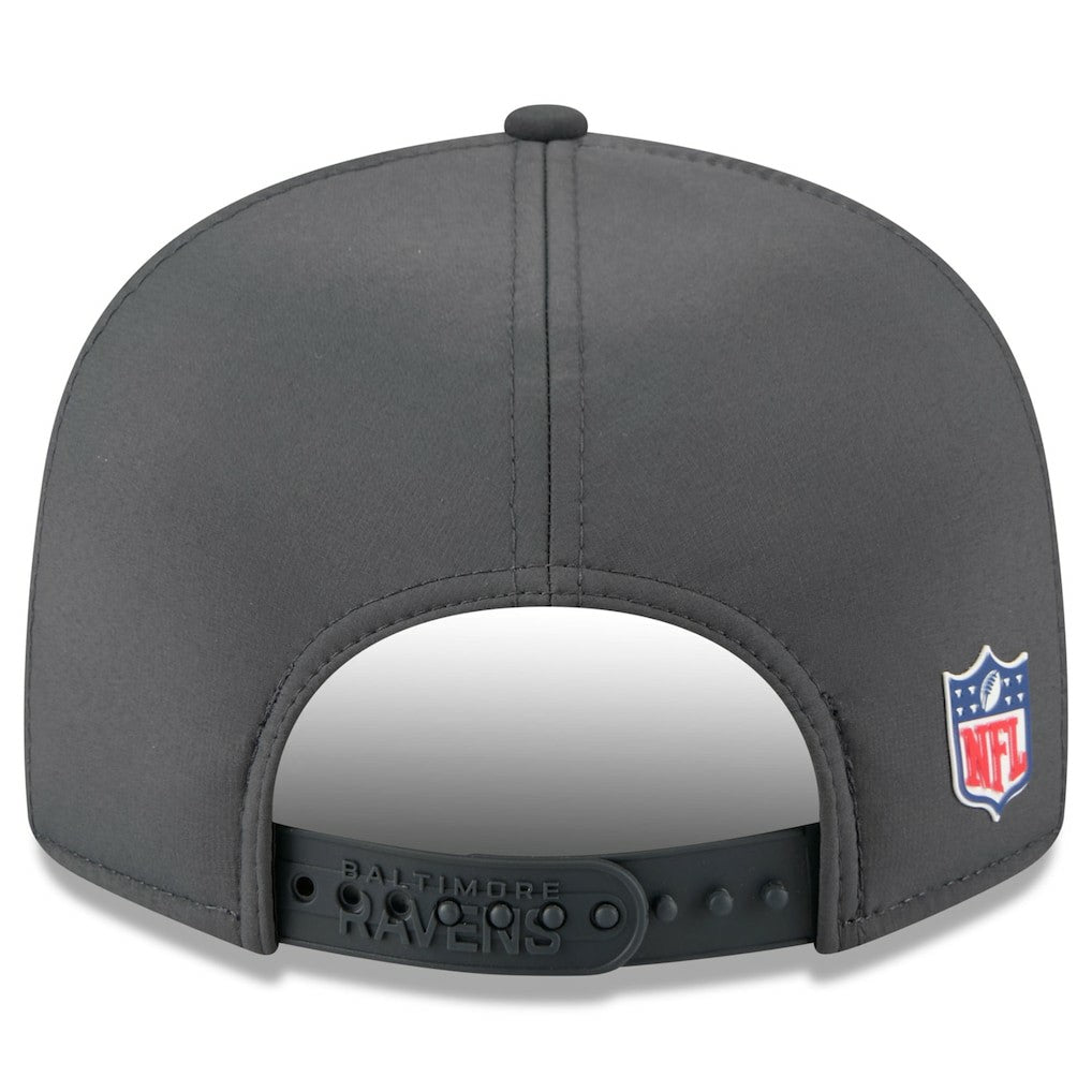 Baltimore Ravens New Era 2025 Sideline Cold Weather Split Panel 9FIFTY Snapback Hat Charcoal | NFL