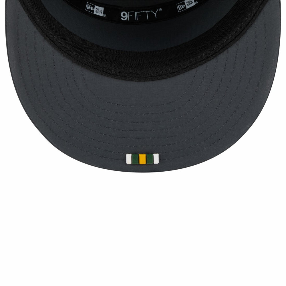 Green Bay Packers New Era 2025 Sideline Cold Weather Split Panel 9FIFTY Snapback Hat Charcoal | NFL