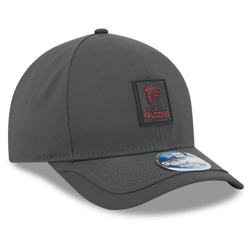 Atlanta Falcons New Era 2025 Sideline Cold Weather 9FORTY M-Crown Adjustable Hat Charcoal | NFL