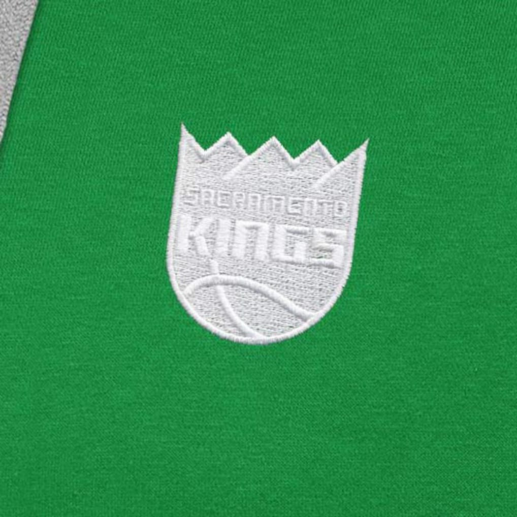 Sacramento Kings Antigua St. Patrick's Day Victory Raglan Pullover Hoodie Kelly Green - NBA