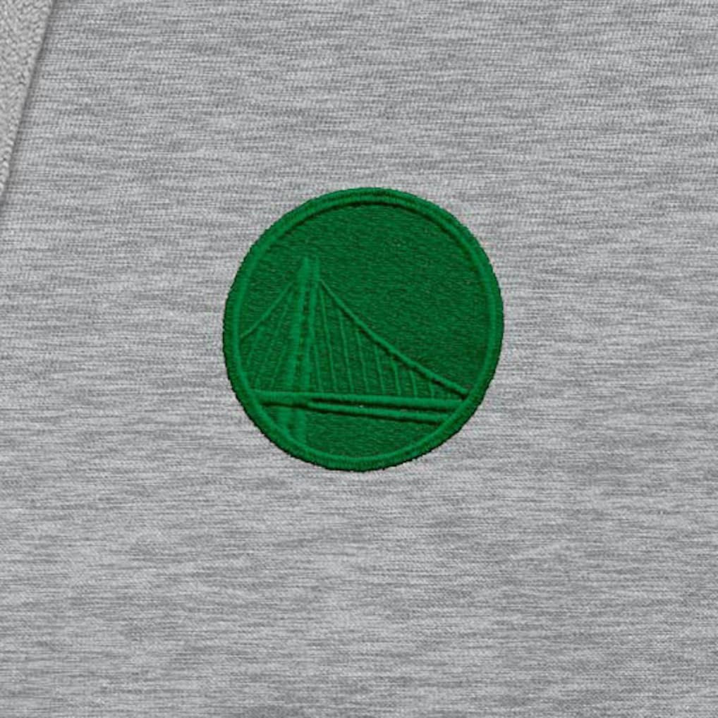 Golden State Warriors Antigua St. Patrick's Day Victory Raglan Pullover Hoodie Heather Gray - NBA
