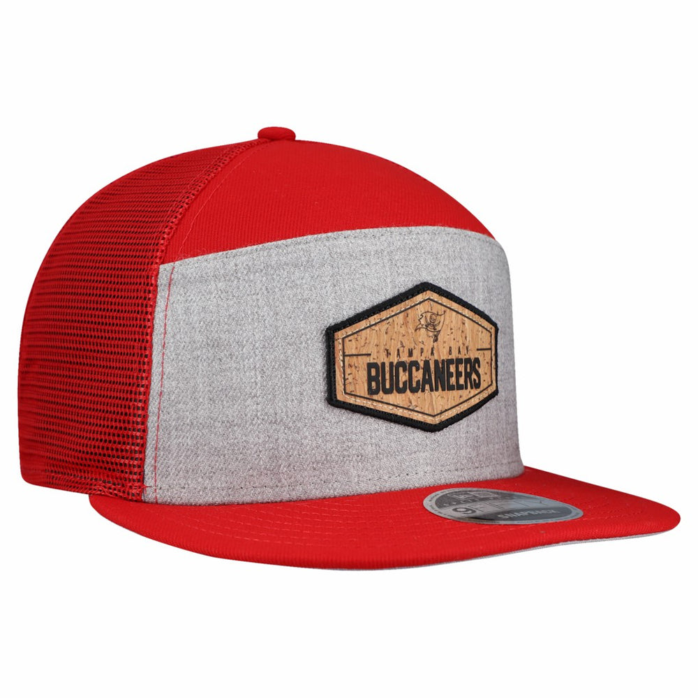 Tampa Bay Buccaneers New Era Cork Split Panel 9FIFTY Trucker Snapback Hat Gray/Red | NFL