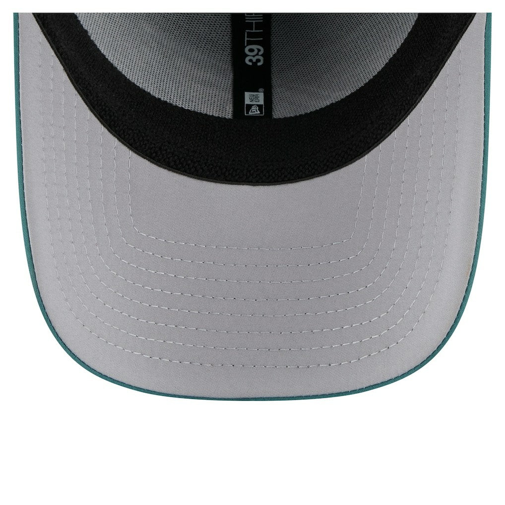 Philadelphia Eagles New Era Perforated 39THIRTY Flex Hat Midnight Green | NFL