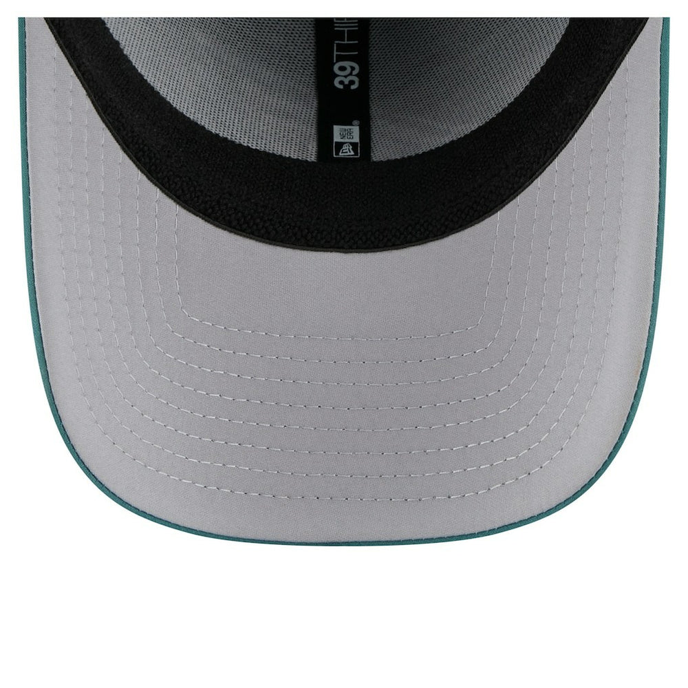 Philadelphia Eagles New Era Perforated 39THIRTY Flex Hat Midnight Green | NFL