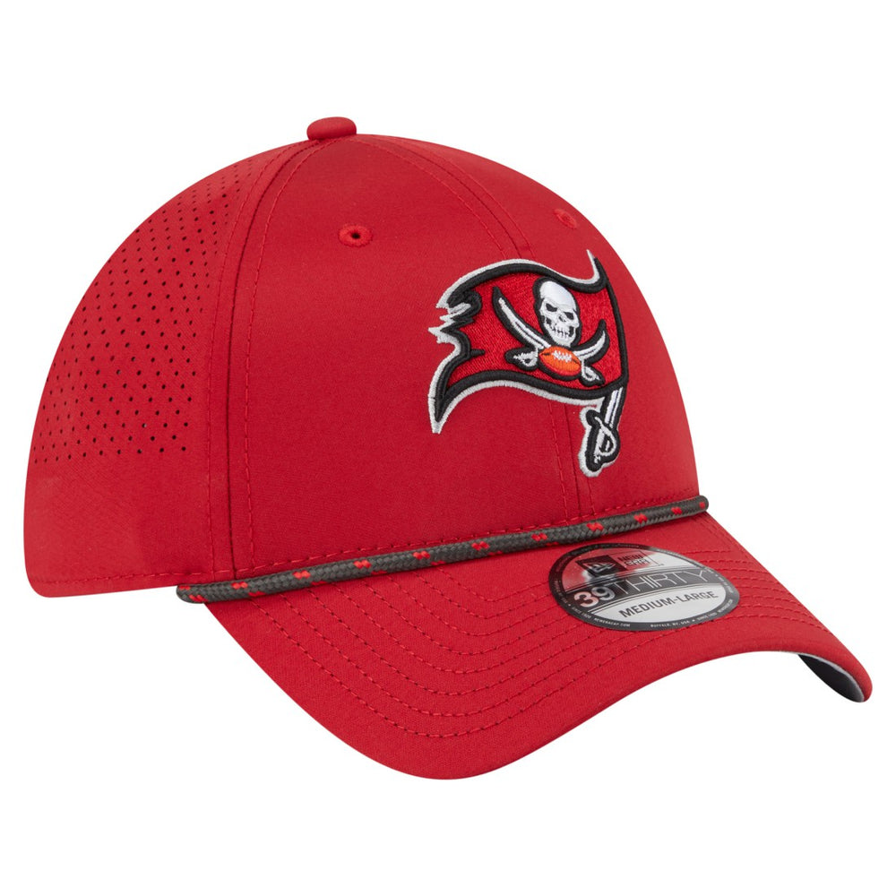 Tampa Bay Buccaneers New Era Perforated 39THIRTY Flex Hat Red | NFL