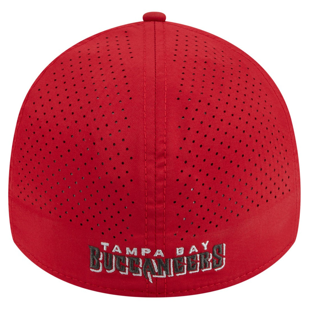 Tampa Bay Buccaneers New Era Perforated 39THIRTY Flex Hat Red | NFL