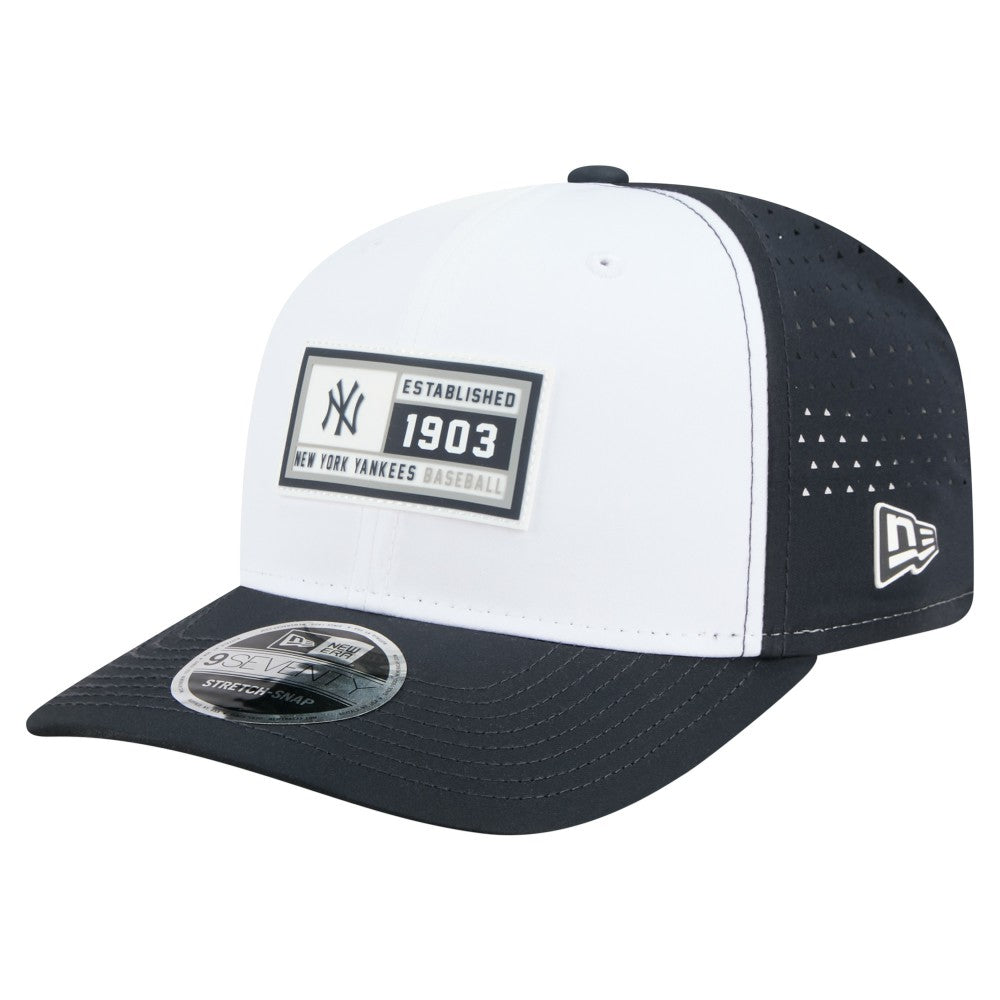 New York Yankees New Era Established Patch 9SEVENTY Adjustable Hat - MLB