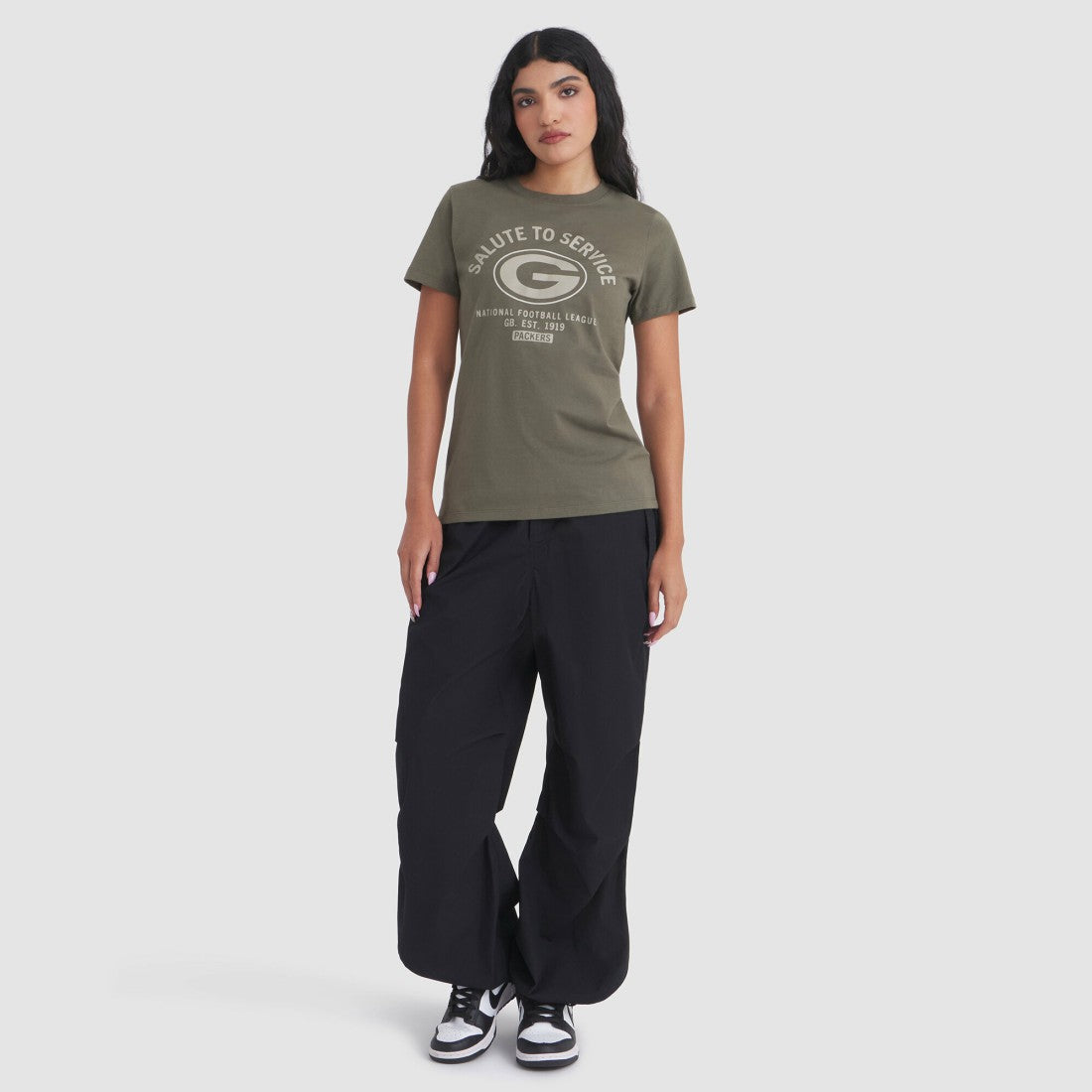 Green Bay Packers Women's 2025 Salute to Service Sideline T-Shirt Olive | Nike for Sale