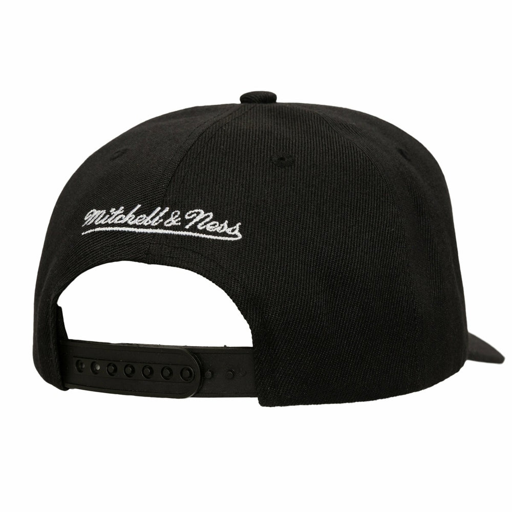 New York Knicks Tilted Pro Pinch Adjustable Hat Black - NBA