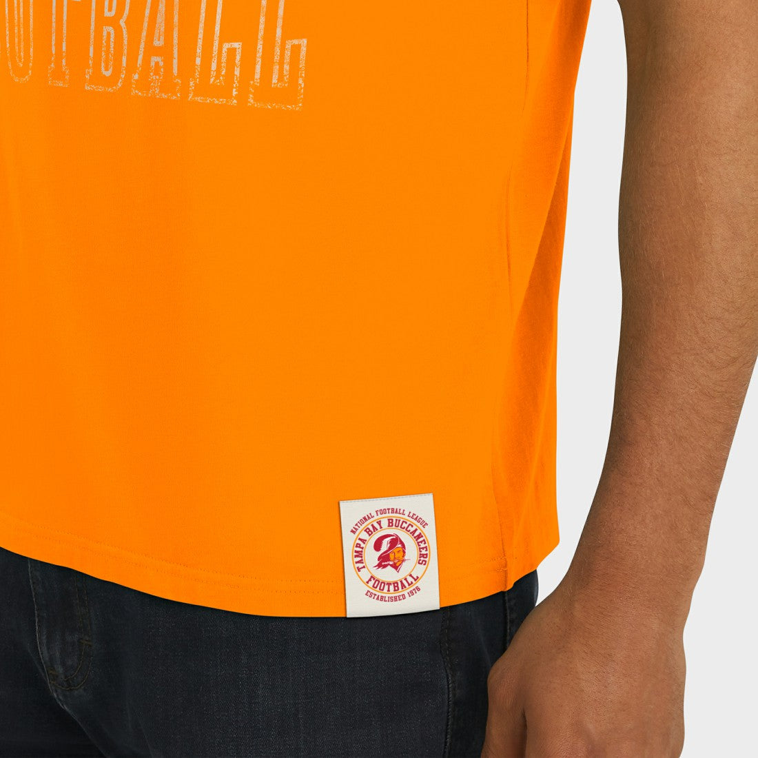 Tampa Bay Buccaneers Darius Rucker Collection Distressed Throwback Shoulder Stripe T-Shirt Orange | Fanatics