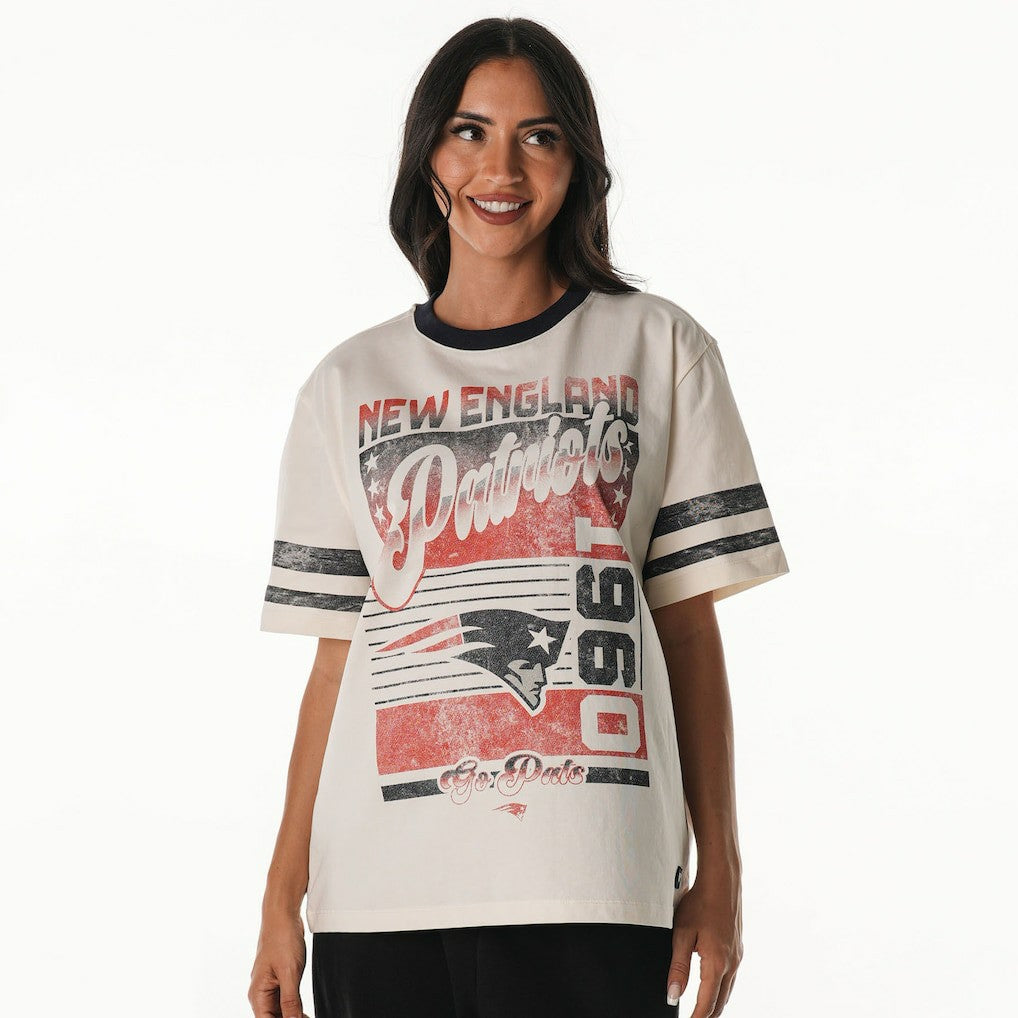 New England Patriots The Wild Collective Women's Vintage Drop Shoulder Oversized Boyfriend T-Shirt Cream | NFL