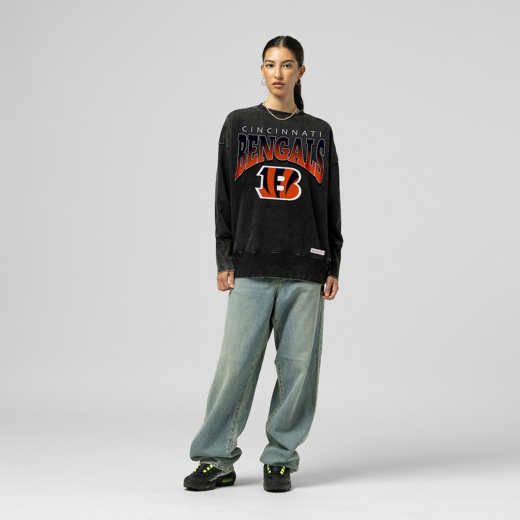 Cincinnati Bengals Women's Delineate Mineral Wash Crewneck Sweatshirt Black | Mitchell & Ness