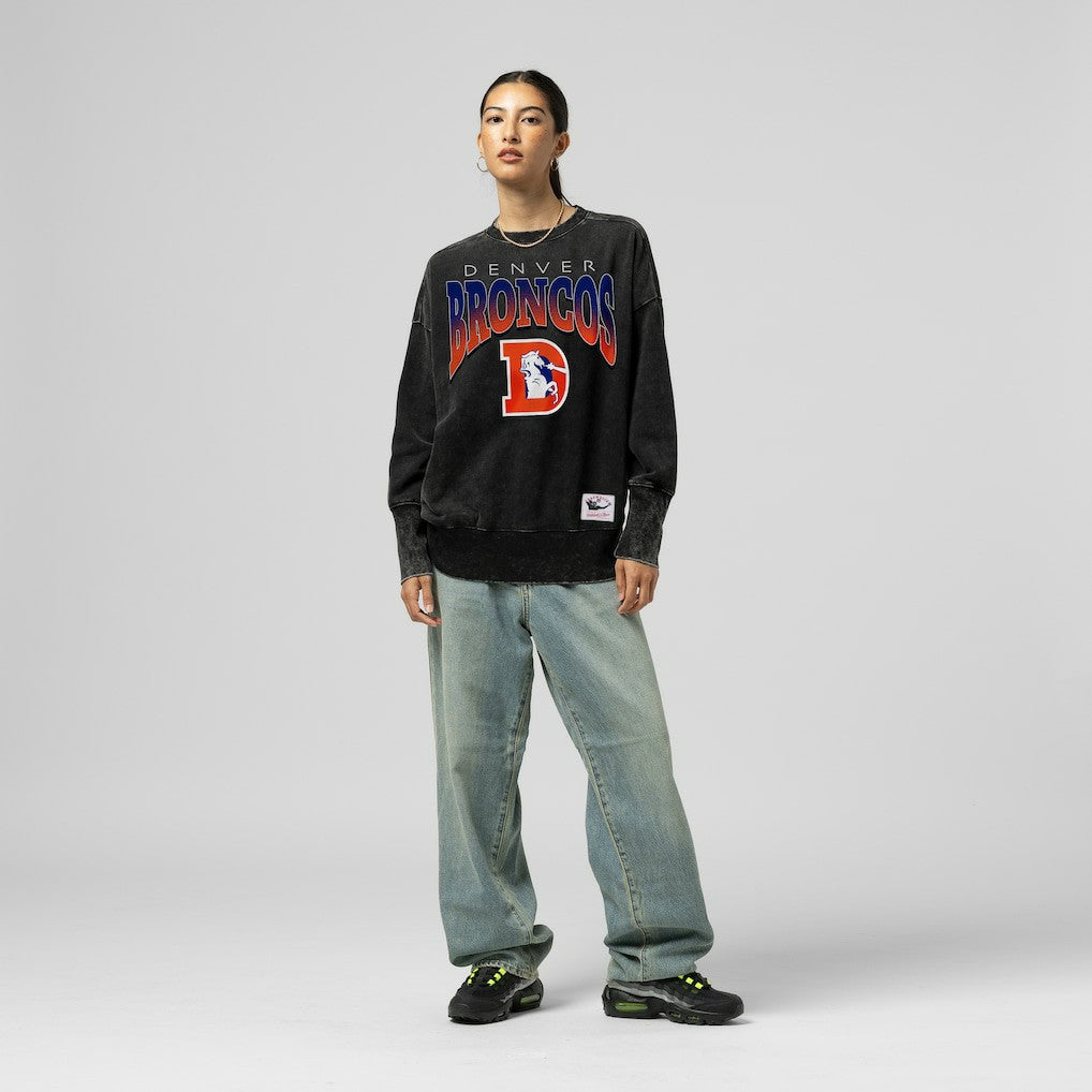 Denver Broncos Women's Delineate Mineral Wash Crewneck Sweatshirt Black | Mitchell & Ness