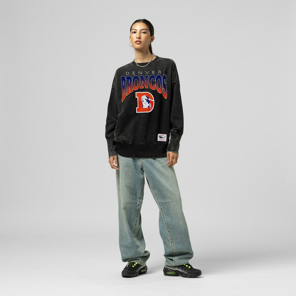 Denver Broncos Women's Delineate Mineral Wash Crewneck Sweatshirt Black | Mitchell & Ness