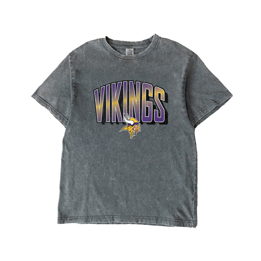 Minnesota Vikings Gameday Couture Women's Peak Performance Oversized Snow Wash T-Shirt Gray | NFL