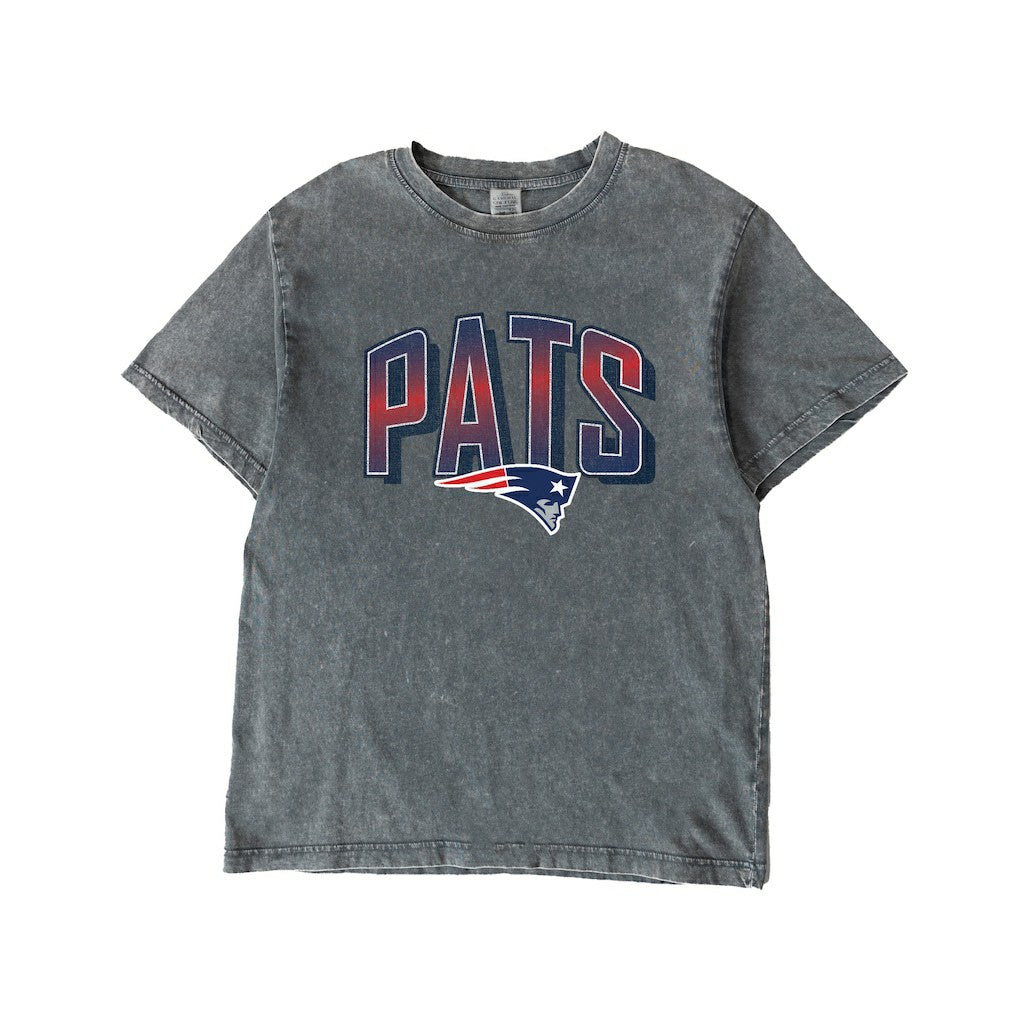New England Patriots Gameday Couture Women's Peak Performance Oversized Snow Wash T-Shirt Gray | NFL