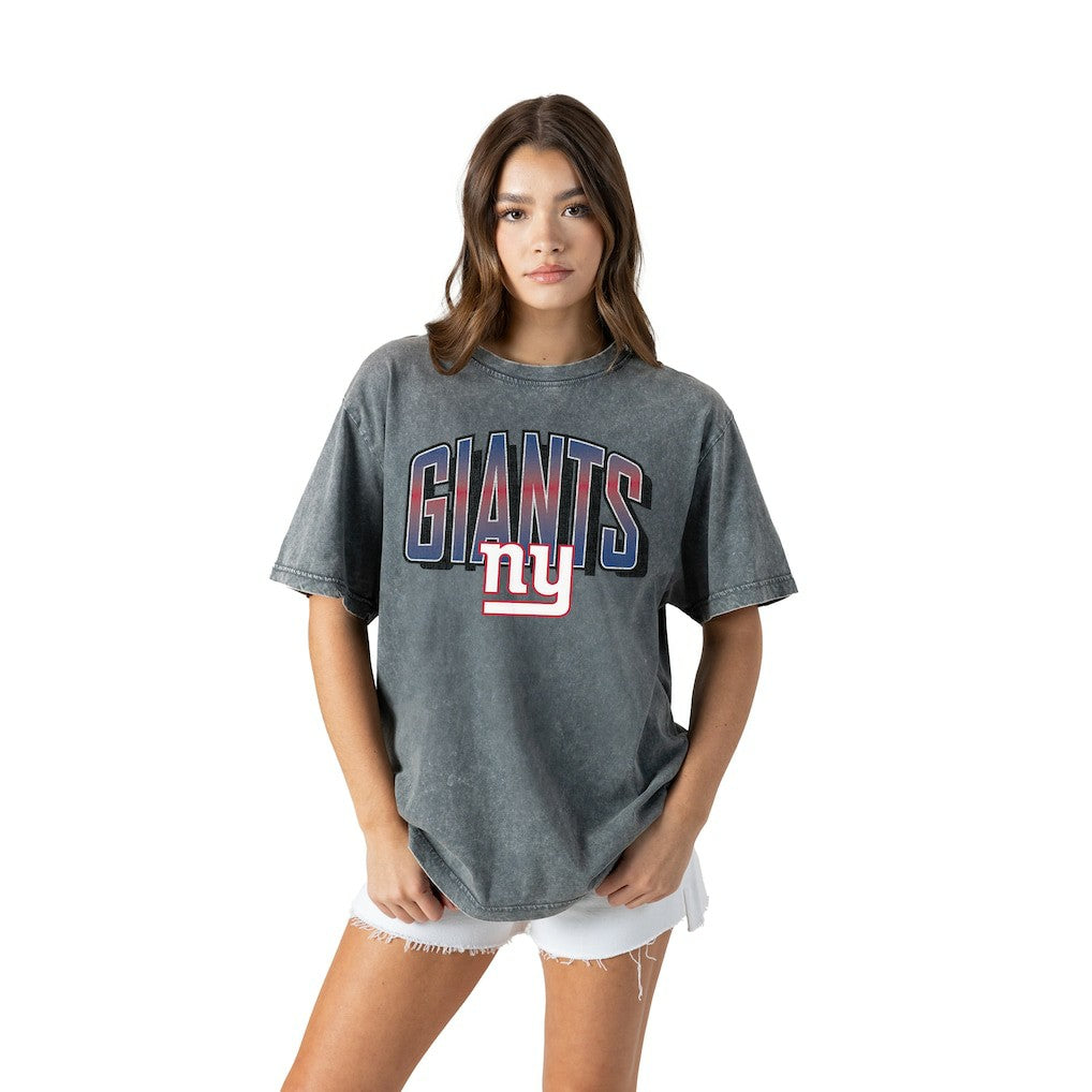 New York Giants Gameday Couture Women's Peak Performance Oversized Snow Wash T-Shirt Gray | NFL