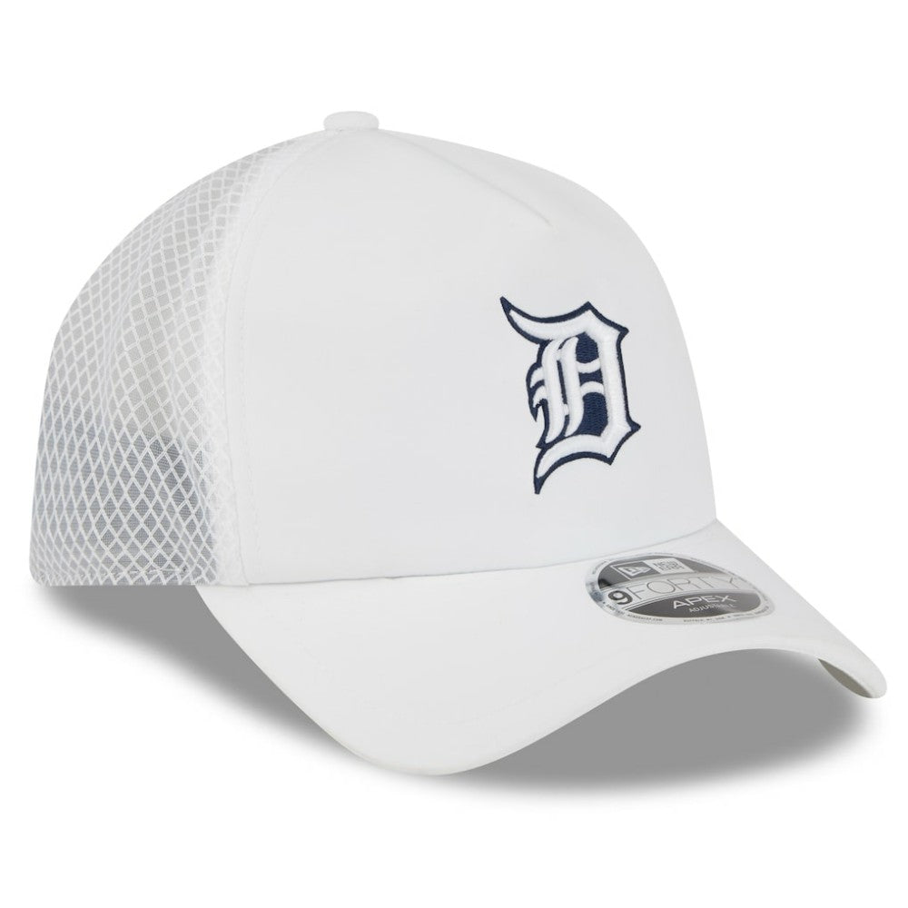Detroit Tigers New Era 2026 Batting Practice Apex 9FORTY Adjustable Trucker Hat - MLB