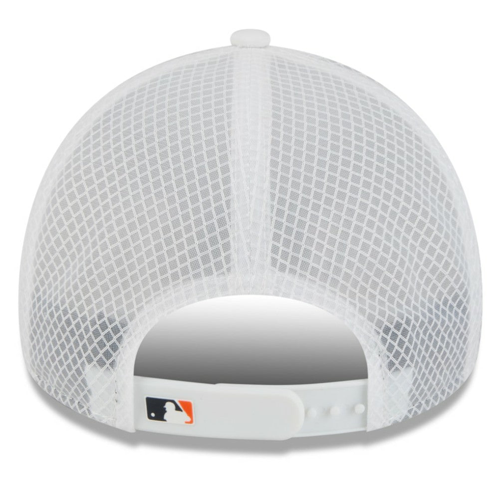 Houston Astros New Era 2026 Batting Practice Apex 9FORTY Adjustable Trucker Hat - MLB