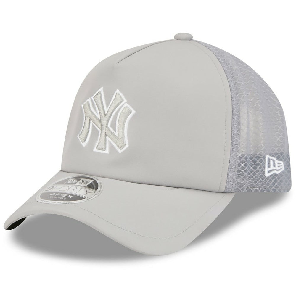 New York Yankees New Era 2026 Batting Practice Apex 9FORTY Adjustable Trucker Hat - MLB